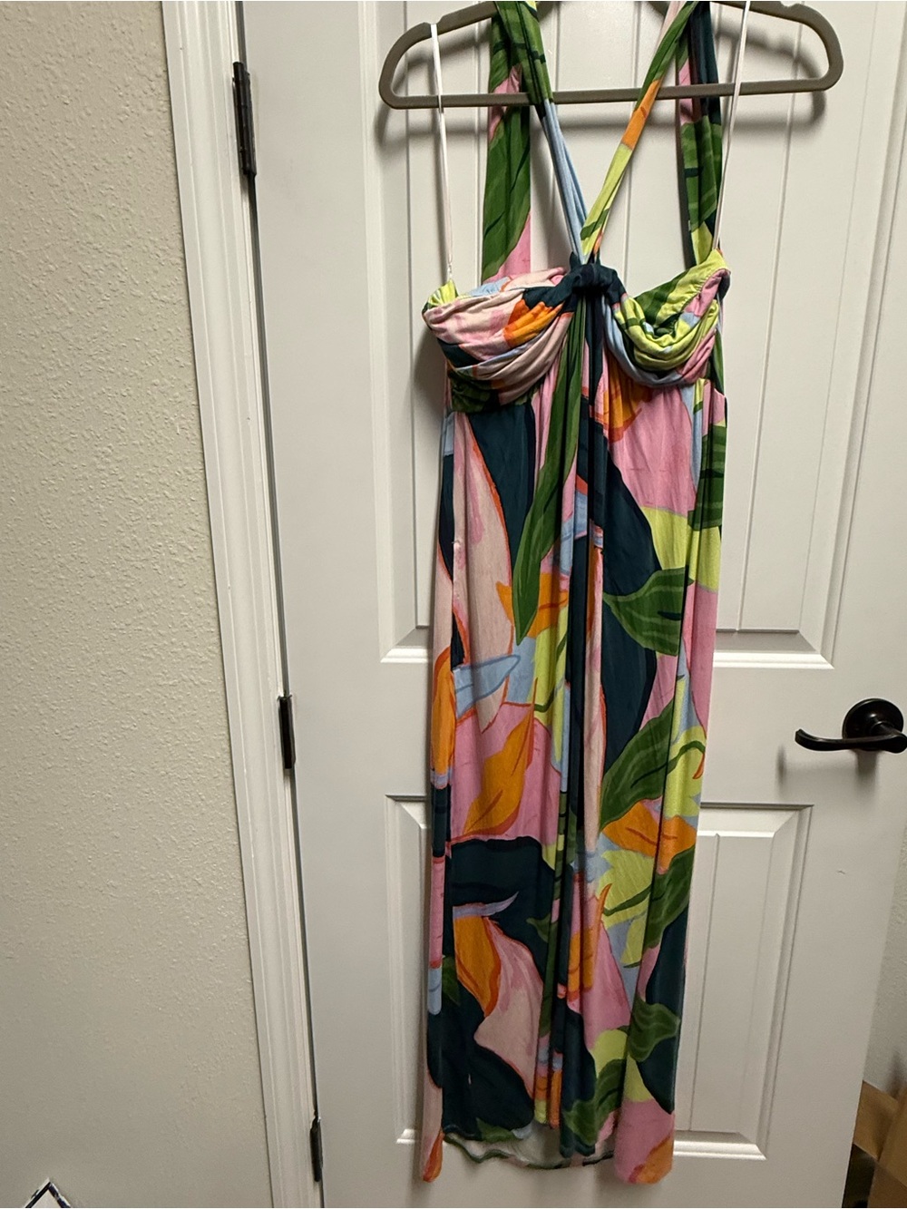 Women’s XL Multi-Color Floral Print Dress with Built-In Bra